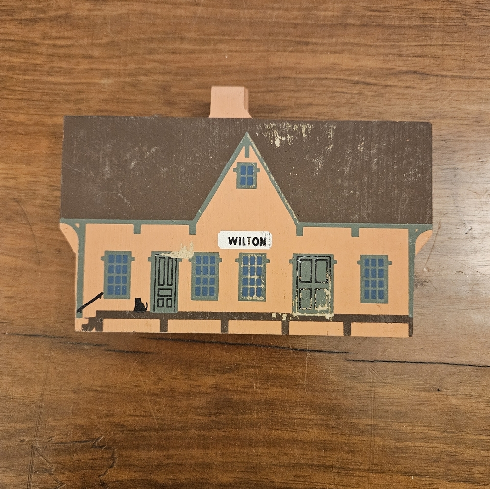 Wilton Railway Depot 1988 Liberty Street Series Cat's Meow Village Vintage